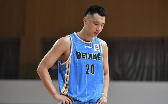 hth体育中国关于今晨纽约尼克斯调整名单以备NBA季后赛成都蓉城调整名单备战CBA常规赛，冲刺阶段皇家社会备战德甲看傻球迷的信息